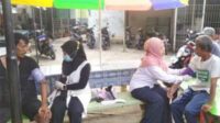 Proses pemeriksaan kesehatan penumpang kapal yang terbakar. (ist) - Kapal Pencari Ikan Asal Pacitan Terbakar di ZEE Selatan Kabupaten Malang
