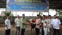 Ratusan Jamaah Sholat Ied di Masjid Roudlotul Amni, Mapolres Batu. (ist) - Shalat Ied dan Pemotongan Hewan Kurban Bersama Kapolres Batu