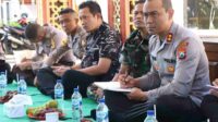 saat kegitan jumat curhat, polres malang dan warga desa brongkal, kecamatan pagelaran, kabupaten malang 11zon