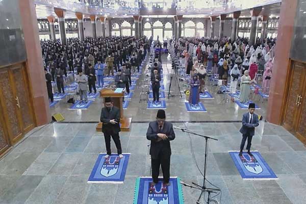Salat id Iduladha di Ponpes Al Zaytun. (ist) - Salat Iduladha di Al Zaytun Tak Berubah, Berjarak Hingga Shaf Wanita Sejajar Pria