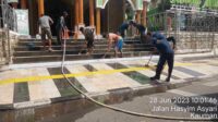 sambut idul adha, pemkab bojonegoro bersihkan trotoar seputar alun alun 11zon