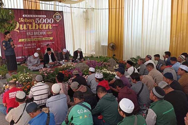 Sosialisasi yang dilakukan Kaji Brewok Farm terhadap ratusan takmir masjid. (jup) - Kaji Brewok Bekali Cara Sembelih dan Tebar Gratis 5.000 Hewan Kurban