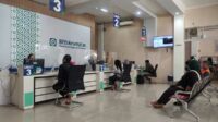 Suasana pasien di BPJS Kesehatan. (rhd) - Pasien BPJS Kesehatan Harus Paham Aturan Kegawatdaruratan