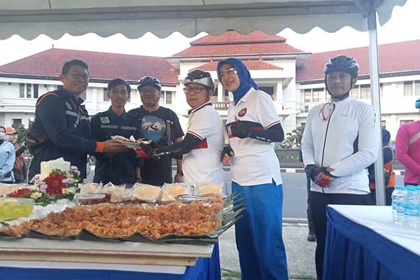 Wali Kota Malang, Sutiaji hadiri acara penanda dimulainya kegiatan revitalisasi Alun-alun Kota Malang. (ist) - Revitalisasinya Alun-alun Tugu Malang, Walikota Letakkan batu Pertama
