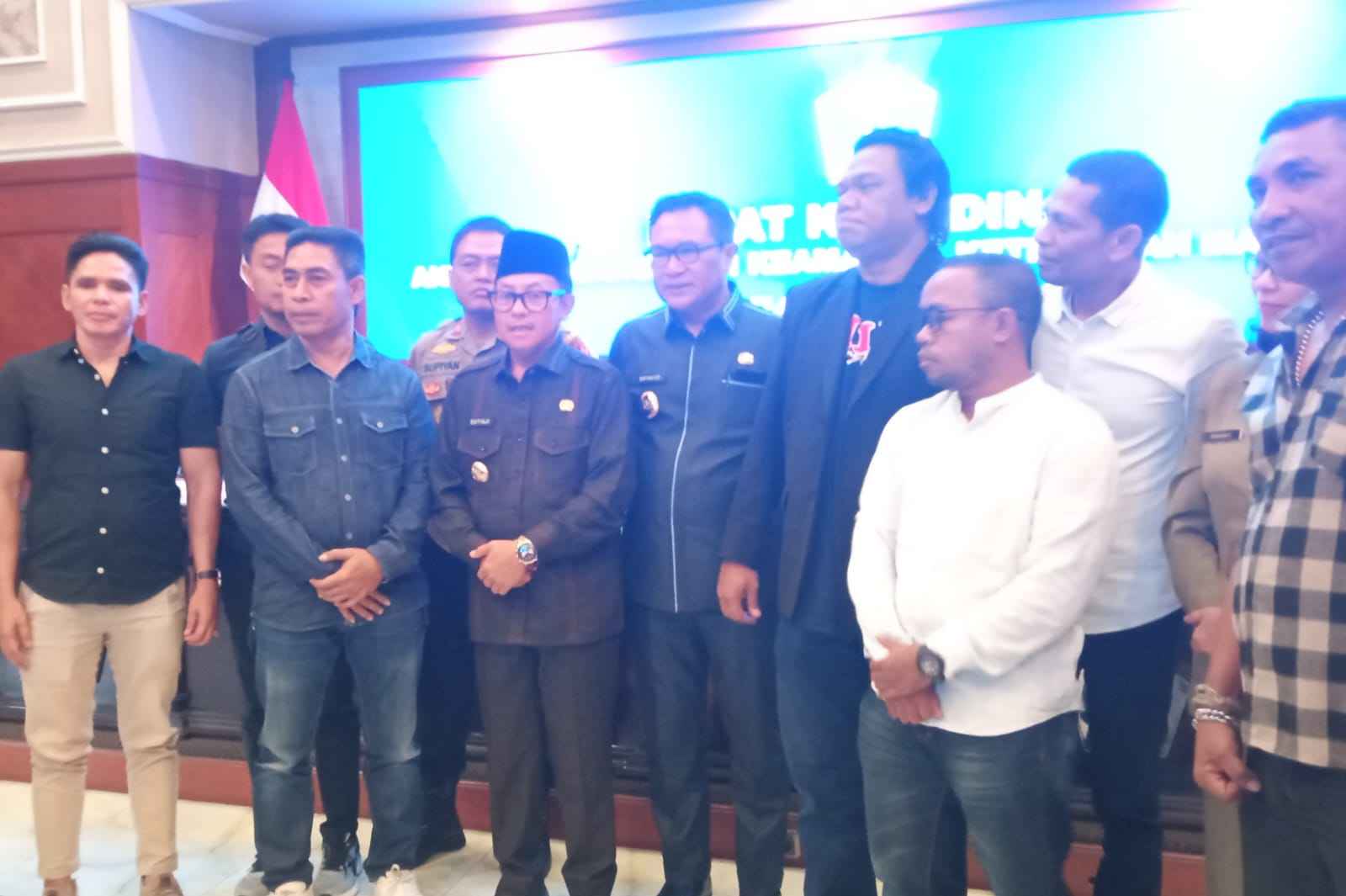 wali kota malang, sutiaji menyampaikan sikapnya di balai kota malang, terkait kericuhan yang terjadi di tlogomas 11zon