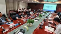 Wali Kota Malang berdiskusi dengan jajaran Guangxi Tourism Development Group. (ist) - Kunjungi Guangxi, Sutiaji Perluas Pengetahuan Pariwisata dan Budaya