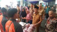 wali kota malang, saat mengunjungi meja penjualan sembako murah 11zon