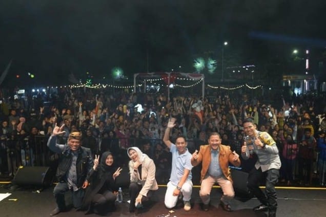 artis pongki barata, sesaat usai menghibur warga kota batu dengan lagu lagu hits nya