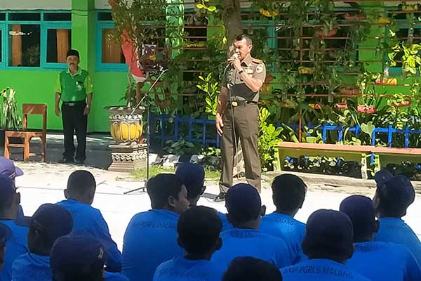 Babinsa Sukun dampingi MPLS SMP PGRI 6 Kota Malang. (ist) - Babinsa Sukun Dampingi MPLS SMP PGRI 6 Kota Malang