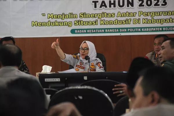 Bupati Bojonegoro Anna Mu'awanah. - Bupati Bojonegoro Bersama Forkopimda Ajak Semua Pihak Jaga Kondusifitas Dan Stabilitas Keamanan Daerah