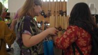 DWP Ditjen Keuda Kemendagri singgah di UMKM Corner, Balaikota Among Tani Batu. (ist) - DWP Ditjen Keuda Kemendagri Puji Handycraft Buatan UMKM Batu