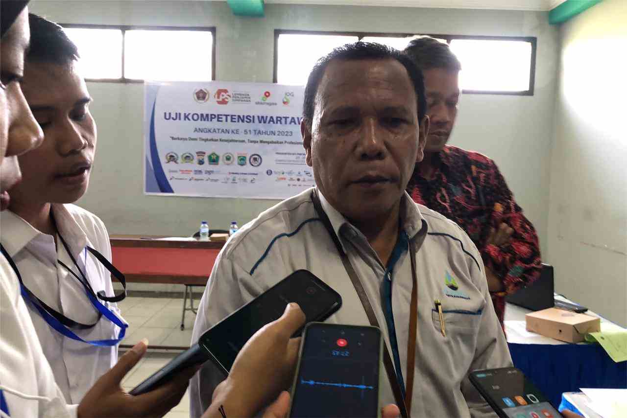direktur utama perumda tirta kanjuruhan kabupaten malang, samsul hadi, seusai mengisi materi narasumber dalam kegiatan ukw pwi malang raya 11zon