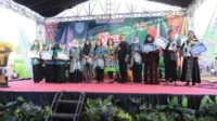 Foto bersama para pemenang lomba dengan dewan juri. (ist) - Festival Makanan Khas Kota Probolinggo Warnai Semipro 2023