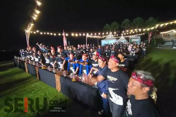 Gala dinner peserta Jamnas Lintas Komunitas Pajero ke-4 2023 hadir di acara. (dik) - Dihadiri 400 Peserta, Puncak Acara Jamnas Lintas Komunitas Pajero Ke-4 2023 Berlangsung Seru