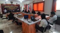 Helpdesk KPU Batu sedang menerima Konsultasi Parpol. (SERU.co.id/dik) - KPU Batu Imbau Parpol Manfaatkan Helpdesk Konsultasi Perbaikan Data Bacalegnya