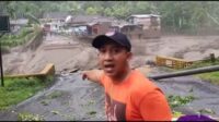 Jembatan penghubung Malang-Lumajang yang terputus. (ist) - Polres Malang Pastikan Jembatan Penghubung Malang-Lumajang Putus Total