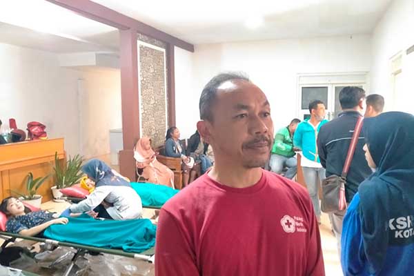 Kepala Markas Cabang PMI Kota Batu, Abdul Muntholib. (SERU.co.id/dik) - Donor Darah Dua Mingguan PMI Batu Diserbu Puluhan Relawan