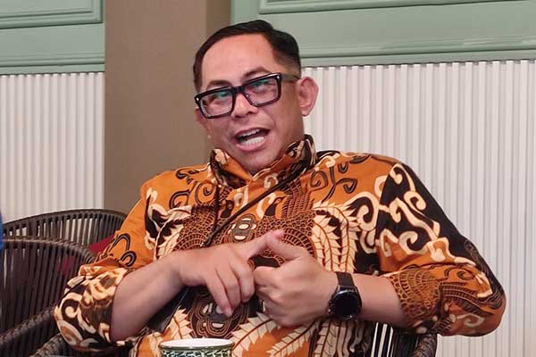 Kepala OJK Malang, Sugiarto Kasmuri. (ist) - Waspada Sniffing, Jangan Asal Klik Pesan Aplikasi dan Link