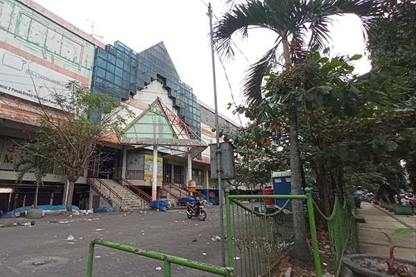 Kondisi Pasar Besar Kota Malang saat ini. (jup) - Dibongkar atau Direnovasi? Pansus dan Diskopindag Temui Pedagang Pasar Besar
