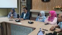 Konferensi pers tentang kondisi terakhir ABR, WNA asal Spanyol yang mengikuti kegiatan FKUB di Pantai Jembatan Panjang. (SERU.co.id/jup) - RSUB Sebut Kondisi WNA Spanyol Membaik Pasca Ditemukan Selamat