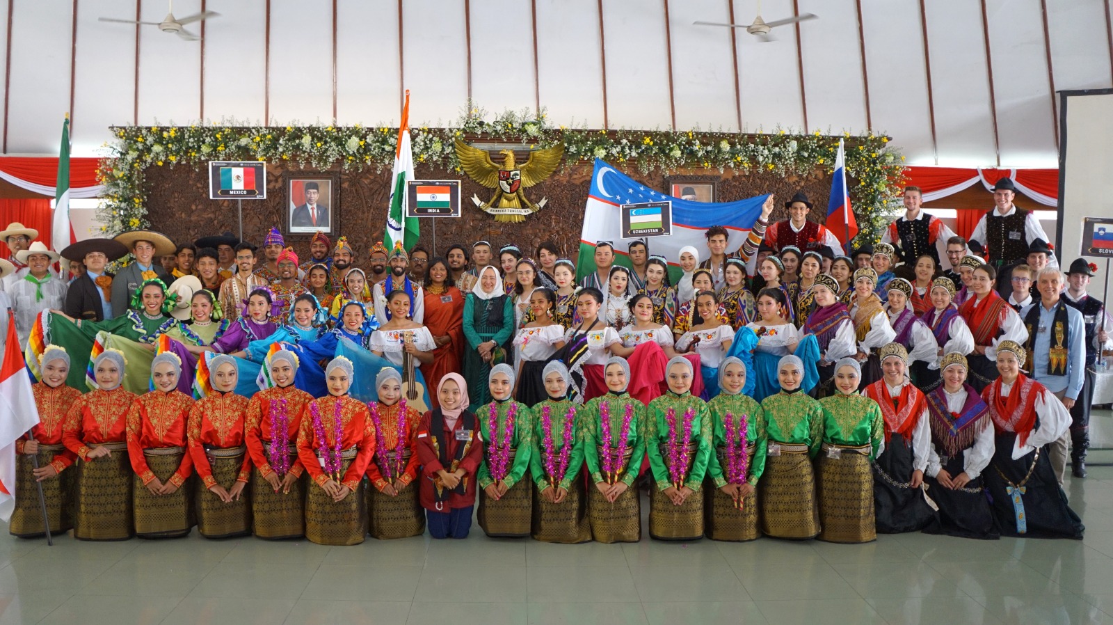 parade country pembuka b tiff berlangsung meriah