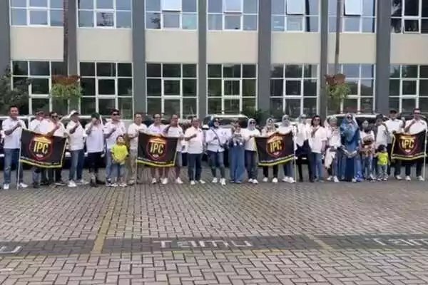 Peserta Jamnas saat akan mengikuti Rally Wisata Batu dengan start awal Balai Kota Among Tani Pemkot Batu. (ist) - Dihadiri 400 Peserta, Puncak Acara Jamnas Lintas Komunitas Pajero Ke-4 2023 Berlangsung Seru