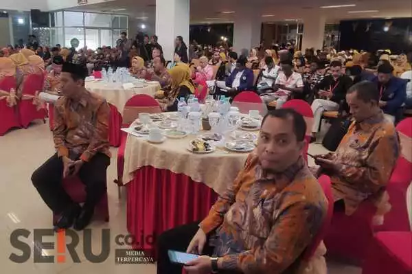 Peserta menyimak pemaparan pemateri. (rhd) - Konferensi Internasional KRA X 2023 Libatkan 43 PT Nasional dan 5 Universitas Luar Negeri