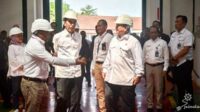 Presiden RI, Joko Widodo dan Menhan Prabowo Subianto, meninjau fasilitas produksi munisi PT Pindad, Kecamatan Turen, Kabupaten Malang. (ist) - Tinjau Produksi Munisi PT Pindad, Jokowi: Solusi Atasi Krisis Peluru di Dunia