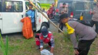 proses evakuasi bayi di jalan raya karangpandan, kecamatan pakisaji, kabupaten malang 11zon