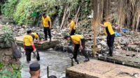 proses kerja bakti yang sedang dilakukan di lima kecamatan di kota malang 11zon
