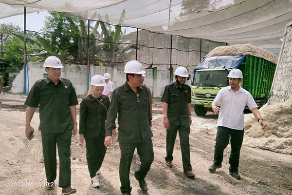 Rombongan komisi C DPRD Jombang saat Sidak ke PG Djombang Baru. (Seru.co.id/ful) - Komisi C DPRD Sidak Pabrik Gula Djombang Baru