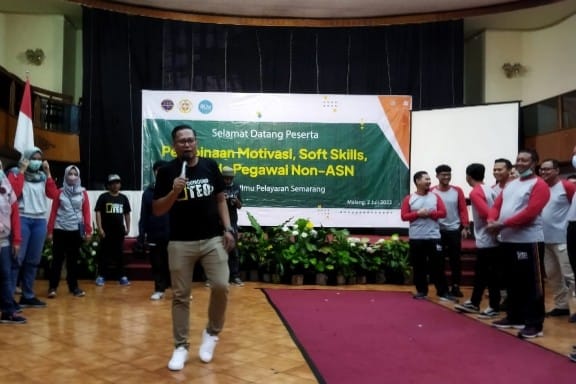 salah satu kegiatan indoor motivational yang dilaksanakan seperti outdoor