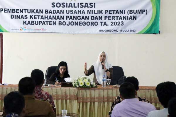 Sosialisasi pembentukan Badan Usaha Milik Petani (BUMP) di aula pertemuan Dinas Ketahanan Pangan dan Pertanian Bojonegoro, Selasa (11/7/2027) - Tingkatkan Kesejahteraan, Bupati Bojonegoro Minta Gapoktan Berkembang Jadi BUMP