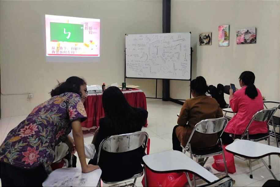 suasana pembelajaran bahasa mandarin di kampung bahasa mandarin dusun tumpuk tulungagung ist 11zon