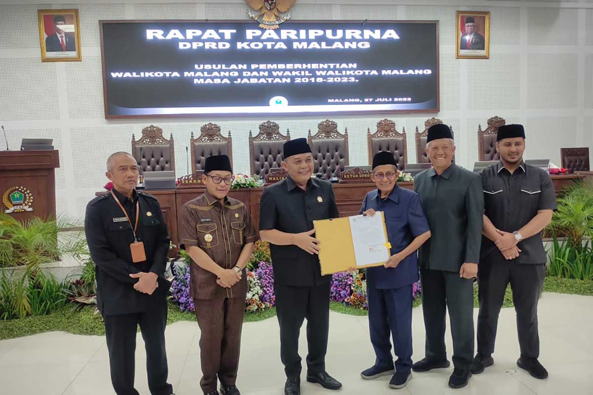 Surat usulan pemberhentian Wali Kota Malang dan Wakil Wali Kota Malang siap dikirim ke Gubernur Jatim dan Mendagri. (rhd) - Tinggal Dua Purnama Jabat Wali Kota Malang, Sutiaji: Biasa Saja