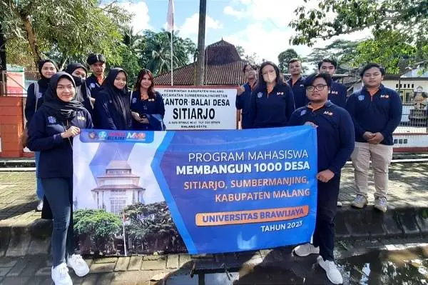 Tim MMD UB mengeksplorasi keindahan wisata tiga pantai di Desa Sitiarjo. (ist) - Tarik Minat Wisatawan, Tim MMD UB Eksplorasi Wisata Tiga Pantai di Desa Sitiarjo