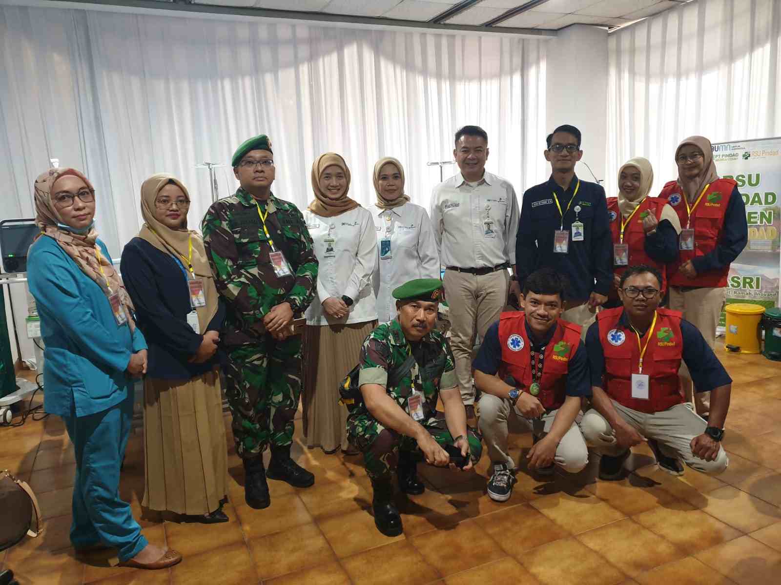 tim medis rsu pindad yang ditugaskan mengawal kesehatan dalam kunjungan presiden joko widodo di pt pindad 11zon