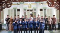 enam mahasiswa iain madura saat dilepas di pendopo kabupaten pamekasan untuk mengikuti kpm internasional seru.co.idudi