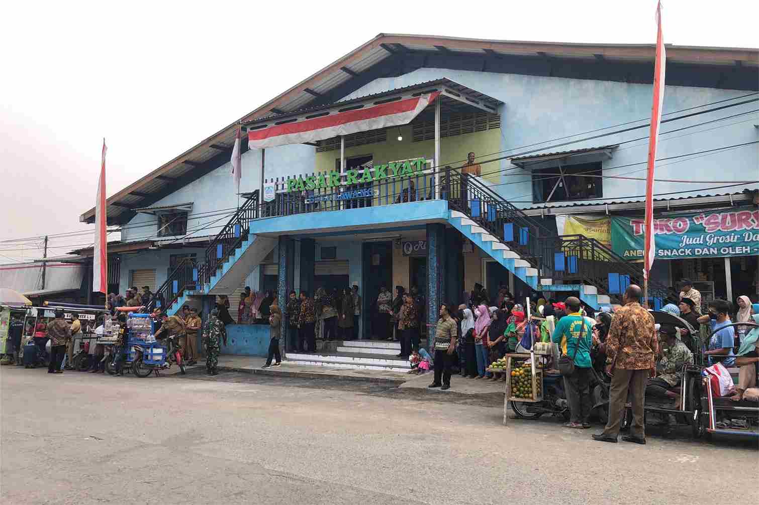 ituasi pasar bululawang, menunggu kedatangan presiden ri joko widodo (jokowi) 11zon