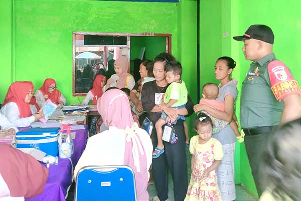 Babinsa Kotalama dampingi Posyandu Balita dan Lansia. (ist) - Babinsa Kotalama Dampingi Posyandu Balita dan Lansia