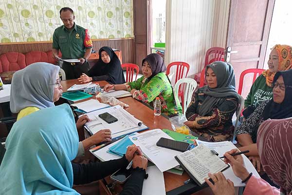 Babinsa Wonokoyo dampingi Musyawarah Kader Posyandu. (ist) - Babinsa Wonokoyo Dampingi Musyawarah Kader Posyandu