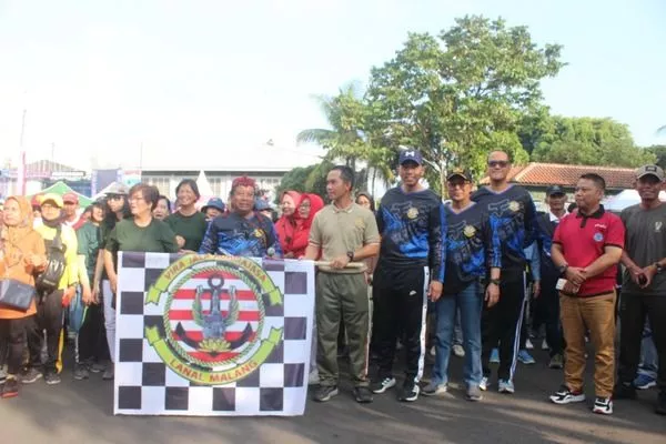 Dandim 0833 gowes dan jalan sehat peringati HUT ke-78 Republlik Indonesia. (ist) - Dandim 0833 Berangkatkan Gowes dan Jalan Sehat HUT ke-78 Republlik Indonesia