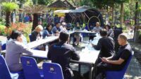 kegiatan jumat curhat oleh polres malang dengan para pedagang ruko stadion kanjuruhan 11zon