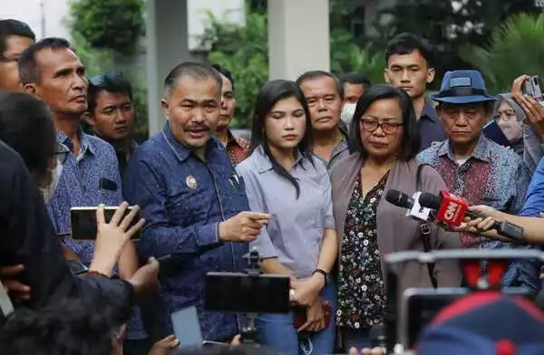 Keluarga Brigadir Yosua. (ist) - Keluarga Brigadir Yosua Kecewa Vonis Ferdy Sambo Jadi Penjara Seumur Hidup