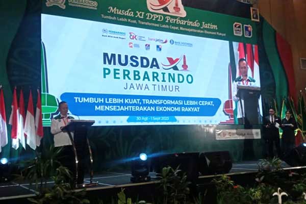 Ketua DPP Perbarindo, Teddy Alamsyah, memberikan sambutan. (ws8) - Musda XI Perbarindo Jatim, Transformasi BPR Wujudkan Kesejahteraan Rakyat