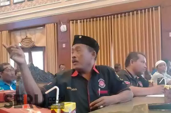 Ketua SSI, Moch Kholil sebagai Jubir audiensi sopir Angkot kepada Pemkot Malang. (Seru.co.id/dik) - Diduga Ada Komersialisasi Bus Halokes, Ini Jawaban Tegas Pemkot Malang