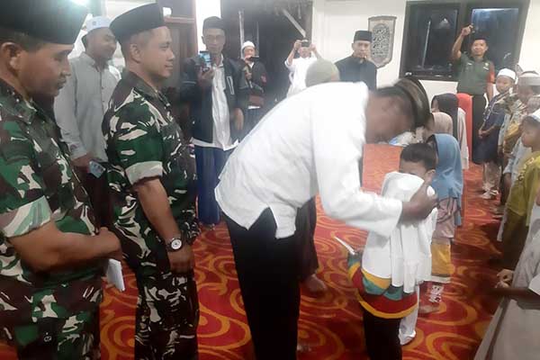 Kodim Sukun doa bersama dan santuni anak yatim. (ist) - Kodim Sukun Doa Bersama dan Santuni Anak Yatim