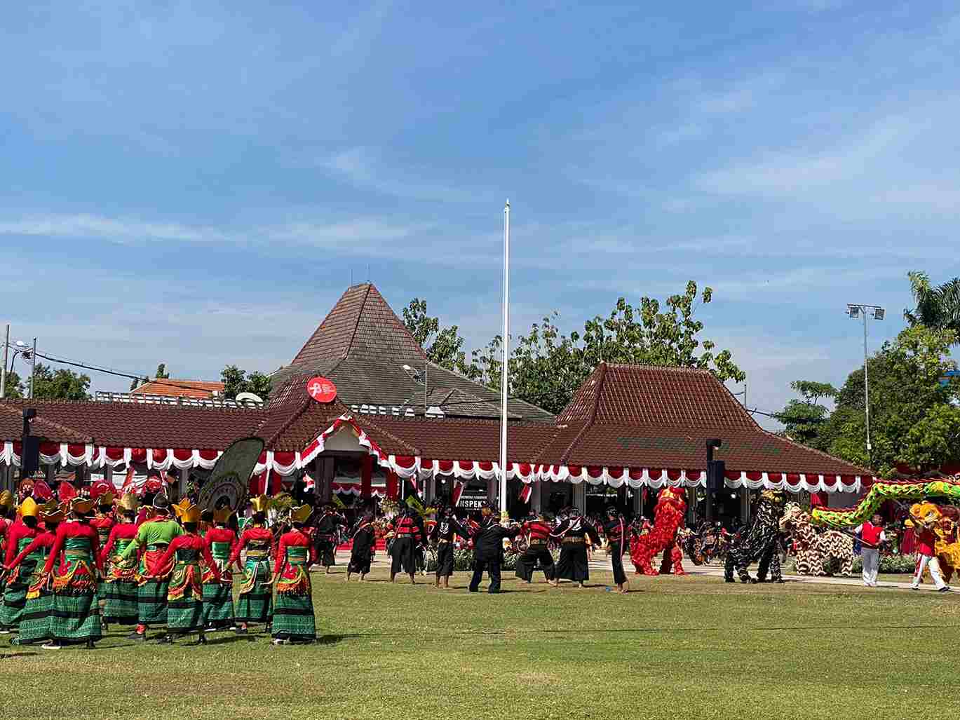 kolaborasi budaya bojonegoro mampu hipnotis warga ok 11zon