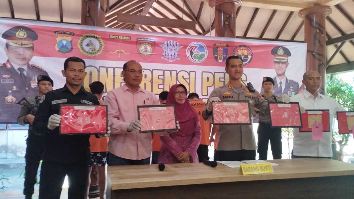 Konferensi Pers Polres Pamekasan, ungkap penyalahgunaan narkotika dan obat terlarang. (Seru.co.id/udi) - Polres Pamekasan Amankan 8 Pengguna dan Pengedar Narkotika