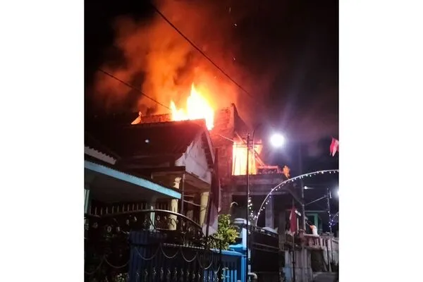 Korsleting Listrik, Rumah Warga Tunjungtirto Terbakar